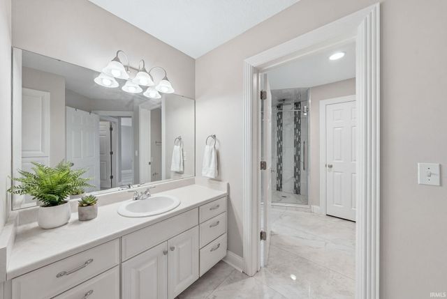 6921 Mangrove Lane, Fort Wayne, IN 46835