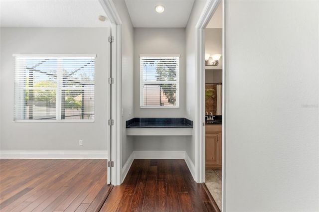 3203 LAKE GREEN COURT, Tampa, FL 33611