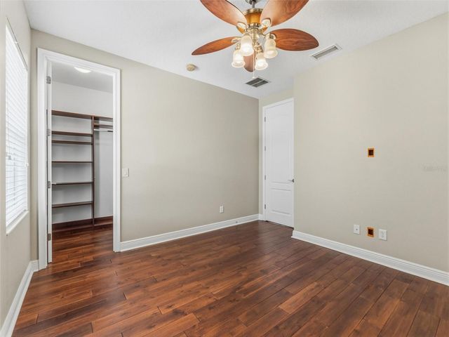 3203 LAKE GREEN COURT, Tampa, FL 33611