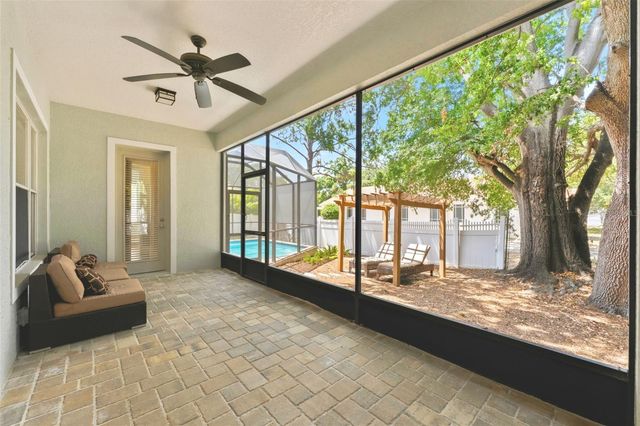 3203 LAKE GREEN COURT, Tampa, FL 33611