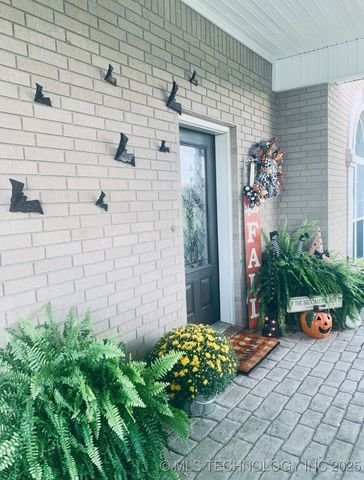 1404 N Broadway, Stigler, OK 74462