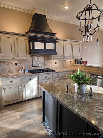 1404 N Broadway, Stigler, OK 74462