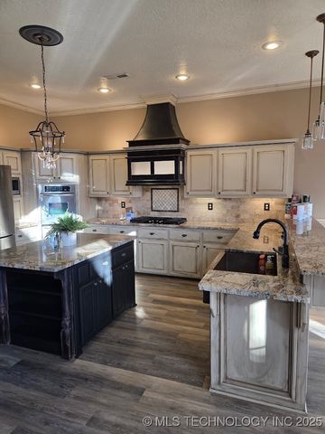 1404 N Broadway, Stigler, OK 74462