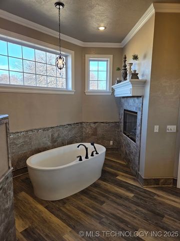 1404 N Broadway, Stigler, OK 74462