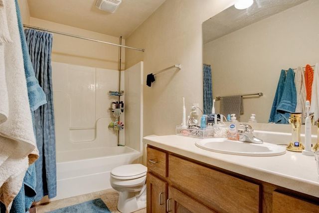 833 E RANDALL STREET, Shawano, WI 54166