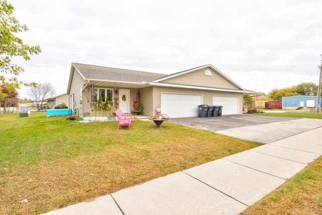 833 E RANDALL STREET, Shawano, WI 54166