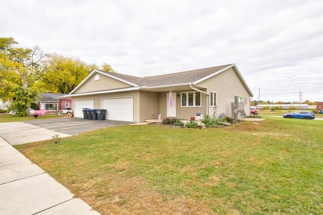 833 E RANDALL STREET, Shawano, WI 54166