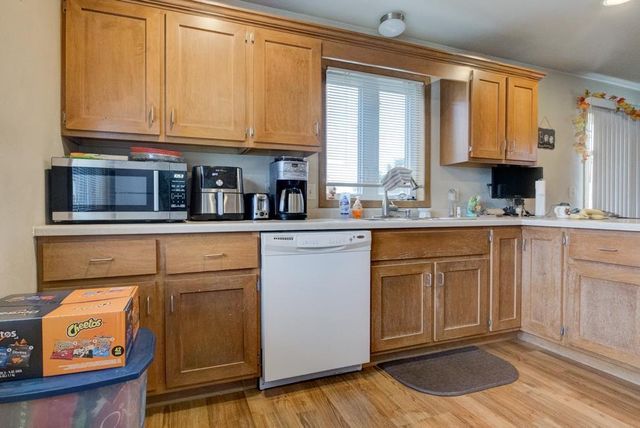 833 E RANDALL STREET, Shawano, WI 54166