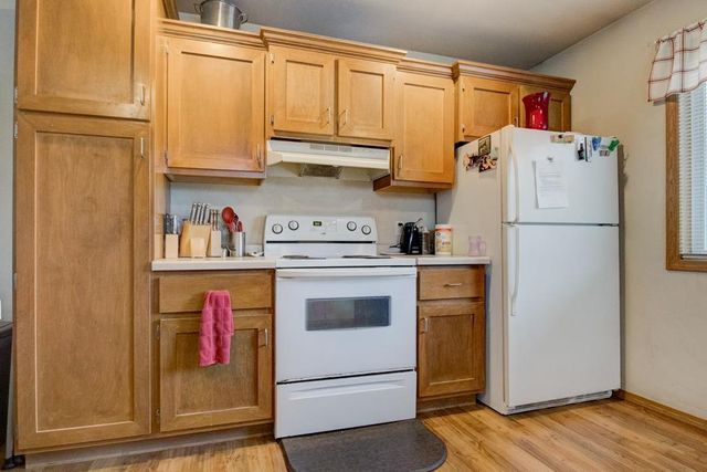 833 E RANDALL STREET, Shawano, WI 54166