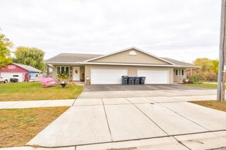 833 E RANDALL STREET, Shawano, WI 54166