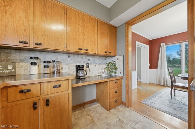 905 Mohawk Trail SW, Hartville, OH 44632