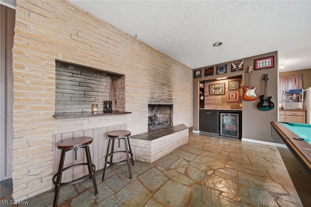 905 Mohawk Trail SW, Hartville, OH 44632