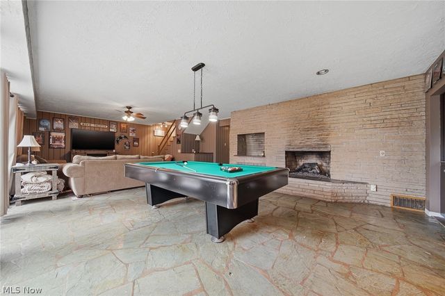 905 Mohawk Trail SW, Hartville, OH 44632