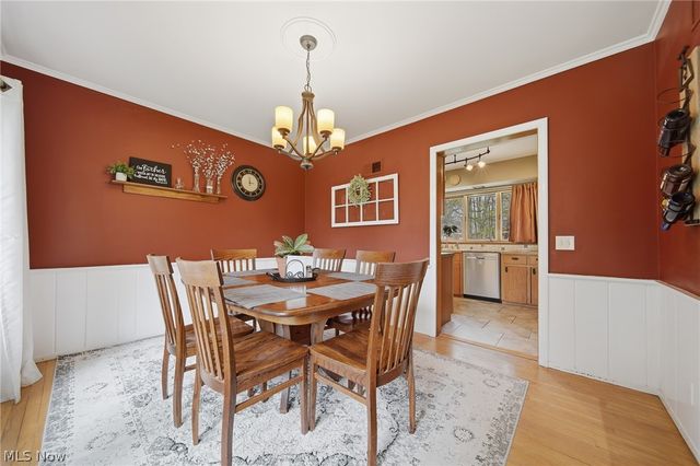 905 Mohawk Trail SW, Hartville, OH 44632