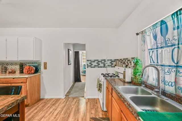 120 PENDALE Road, El Paso, TX 79907