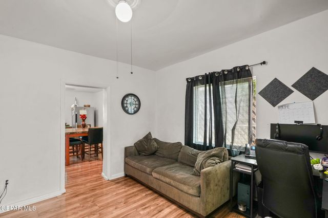 120 PENDALE Road, El Paso, TX 79907