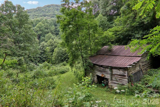 4501 Cove Creek Road, Waynesville, NC 28785