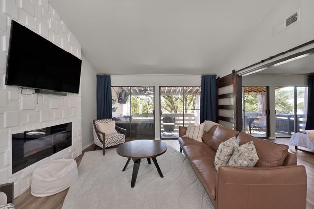 184 April Point Drive N, Conroe, TX 77356