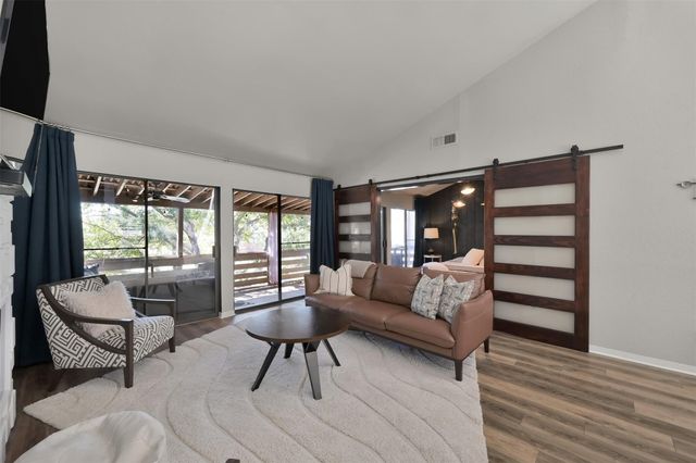 184 April Point Drive N, Conroe, TX 77356