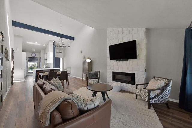 184 April Point Drive N, Conroe, TX 77356