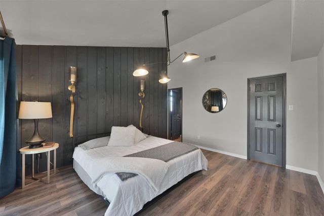 184 April Point Drive N, Conroe, TX 77356