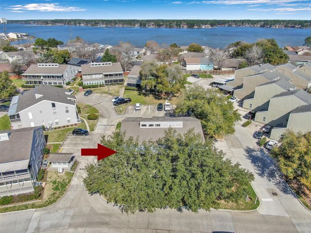 184 April Point Drive N, Conroe, TX 77356