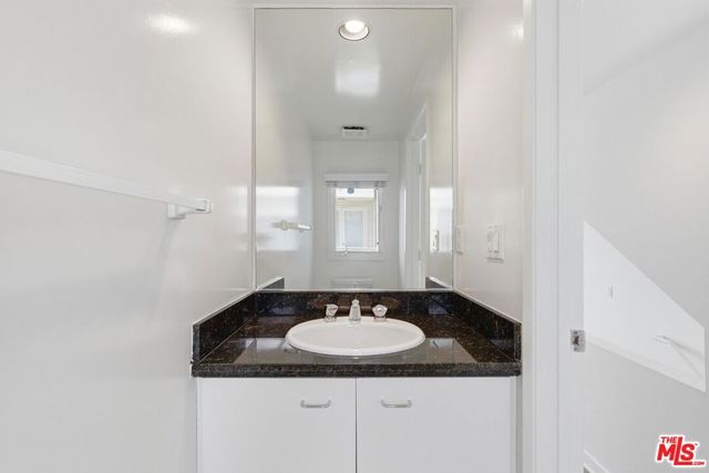 811 21st Street 5, Santa Monica, CA 90403