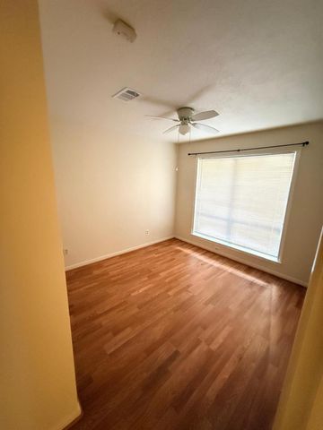 16214 Dunmoor Drive, Houston, TX 77059