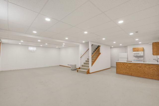 1009 E 6th Street, Pella, IA 50219