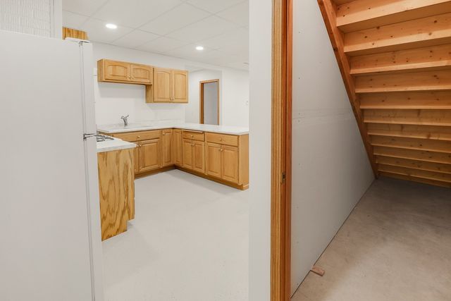 1009 E 6th Street, Pella, IA 50219