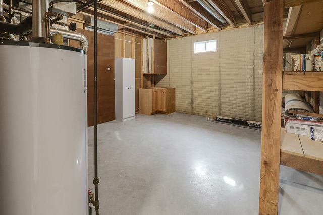 1009 E 6th Street, Pella, IA 50219