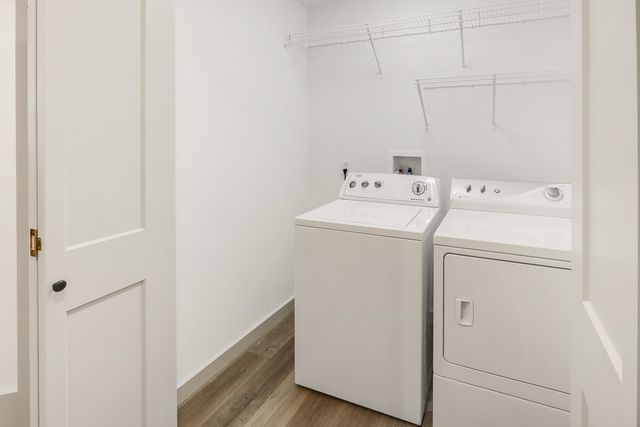 1009 E 6th Street, Pella, IA 50219