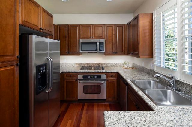 10910 Serafina Lane 52, San Diego, CA 92128