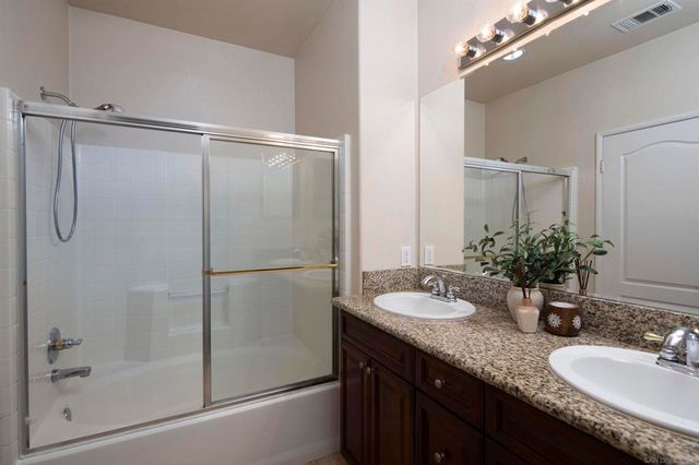 10910 Serafina Lane 52, San Diego, CA 92128