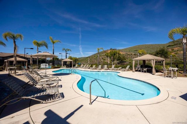 10910 Serafina Lane 52, San Diego, CA 92128