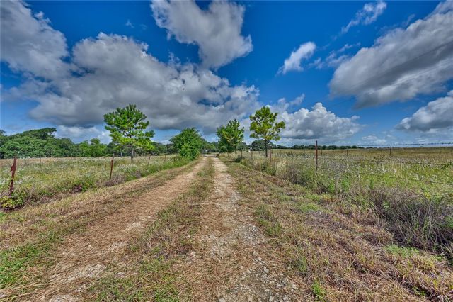 10100 Harmon School Road, Burton, TX 77835