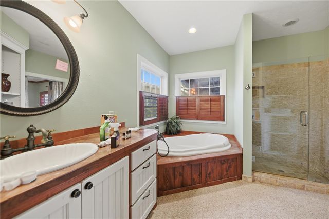 10100 Harmon School Road, Burton, TX 77835