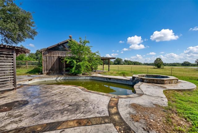 10100 Harmon School Road, Burton, TX 77835