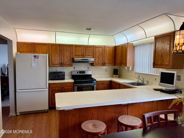 26 Lambert Way, Toms River, NJ 08757