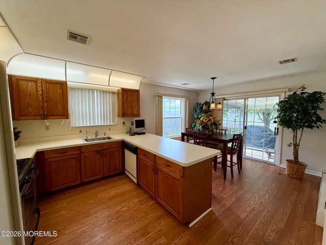 26 Lambert Way, Toms River, NJ 08757