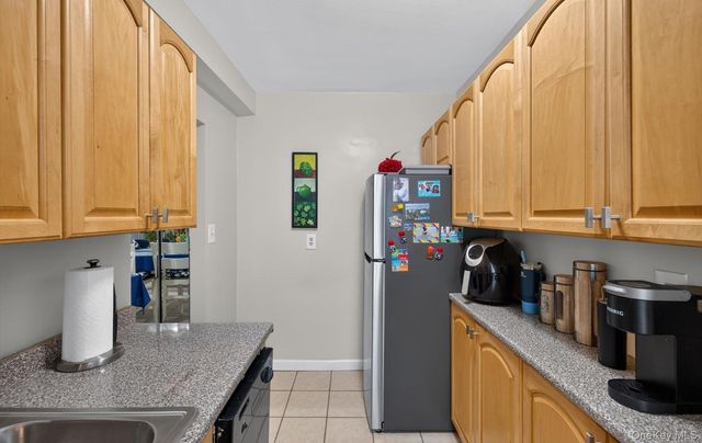 36 Cathedral Avenue 4F, Hempstead, NY 11550