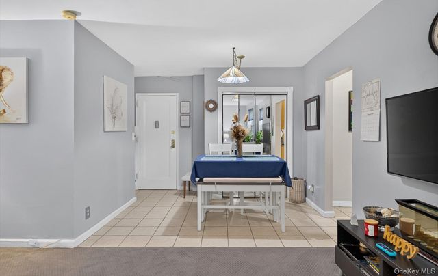 36 Cathedral Avenue 4F, Hempstead, NY 11550