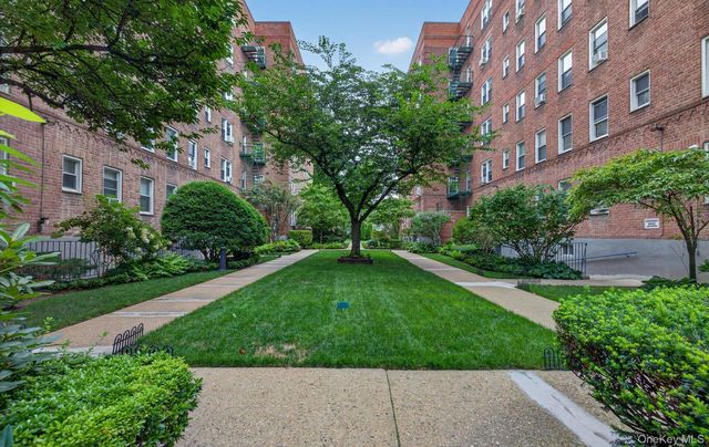 36 Cathedral Avenue 4F, Hempstead, NY 11550