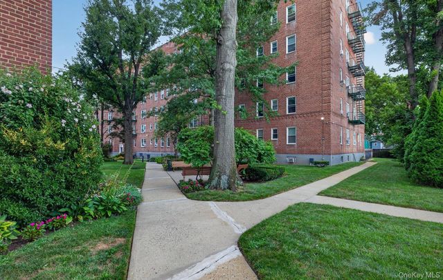 36 Cathedral Avenue 4F, Hempstead, NY 11550