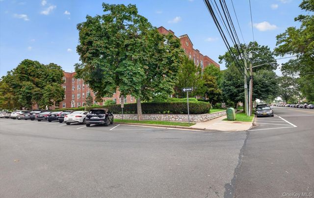 36 Cathedral Avenue 4F, Hempstead, NY 11550