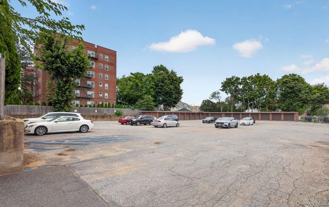 36 Cathedral Avenue 4F, Hempstead, NY 11550