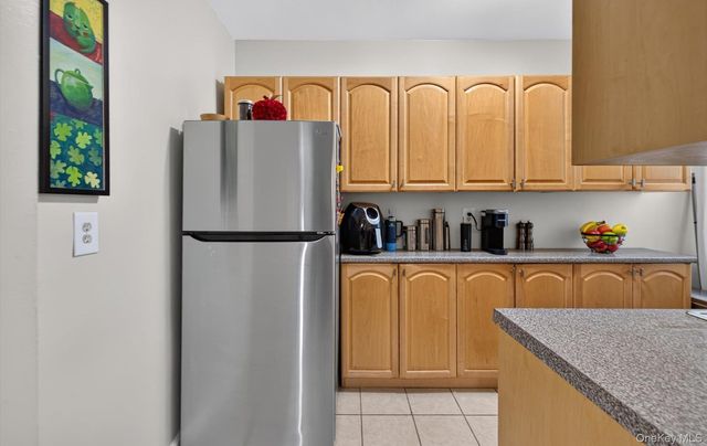 36 Cathedral Avenue 4F, Hempstead, NY 11550