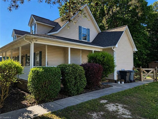 695 Old Castle Drive, Randleman, NC 27317