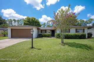 4714 GLORIANNE Circle E, Jacksonville, FL 32207