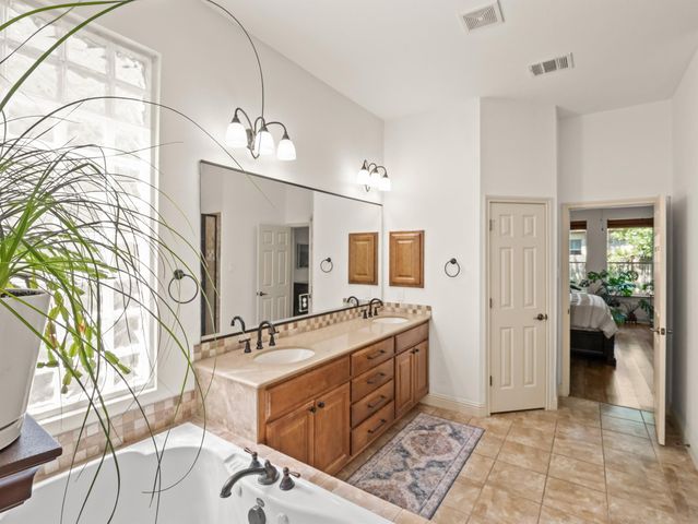 11400 Archstone DR, Austin, TX 78739